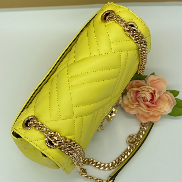 MICHAEL KORS PEYTON MEDIUM SHOULDER FLAP  SUNSHINE - Picture 12 of 14